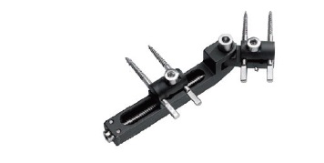 Mini fixator cu translatie orizontala